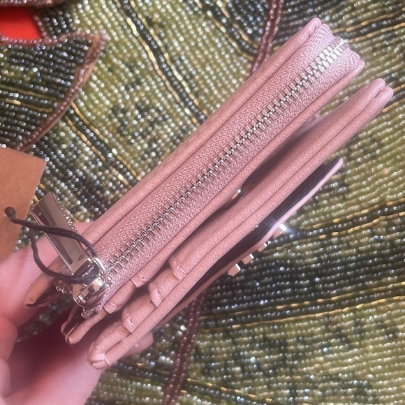 Brand New Steve Madden Blush Pink Snap Bifold Wallet Zip Compartment Metal Logo - Picture 9 of 15